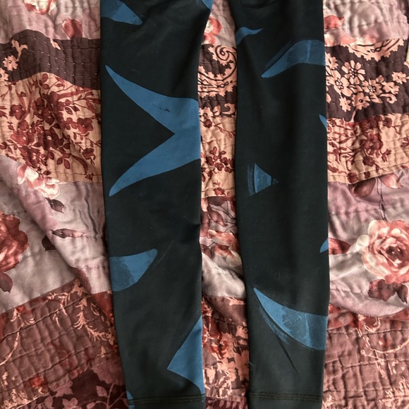 Lululemon Wunder Under Pants Size 4 - Picture 5 of 11